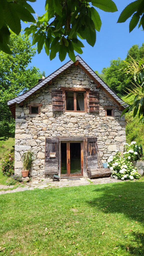 Stone cottage above the village of Ercé