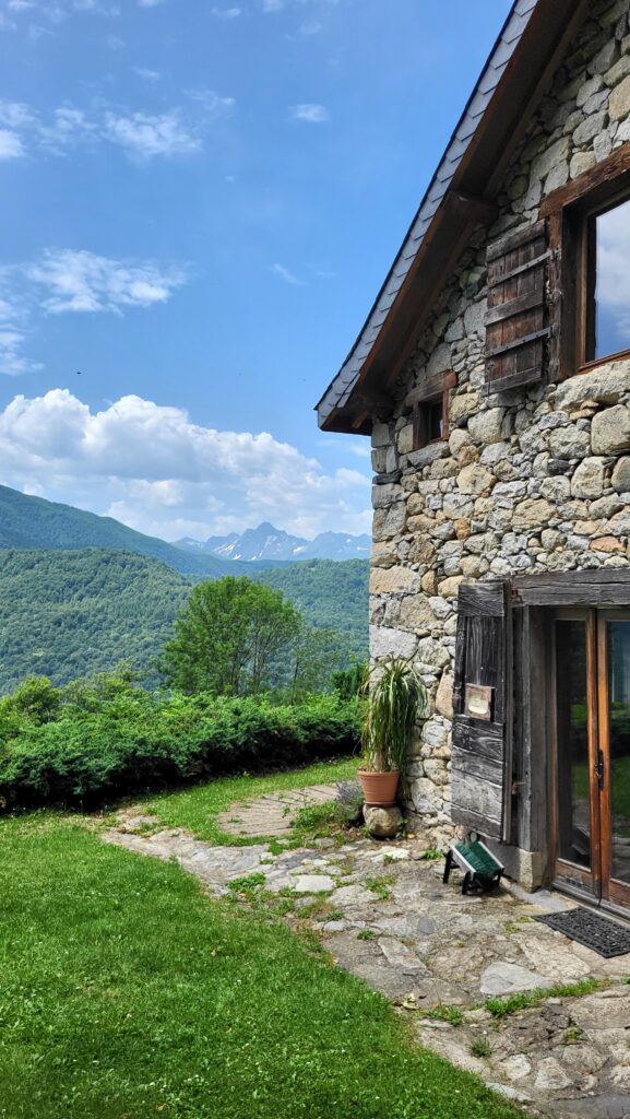 Stone cottage above the village of Ercé